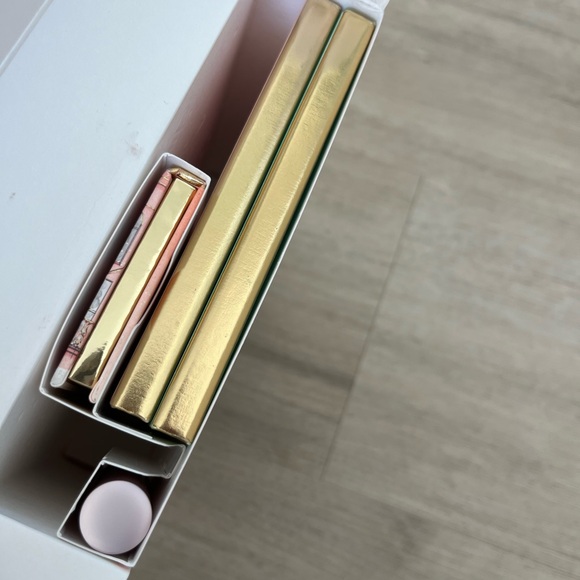 Too Faced Collection - Picture 3 of 6